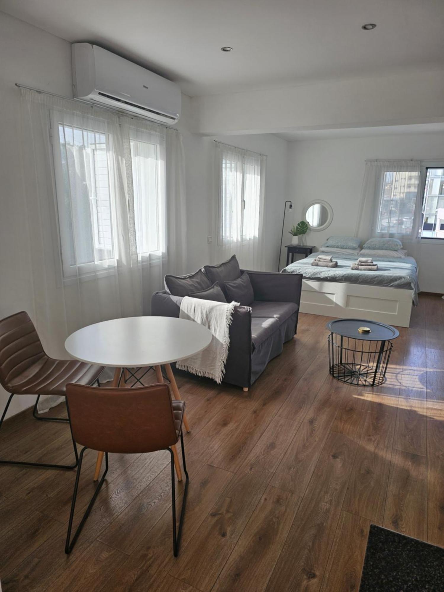 City Center Apartments Paphos Ngoại thất bức ảnh