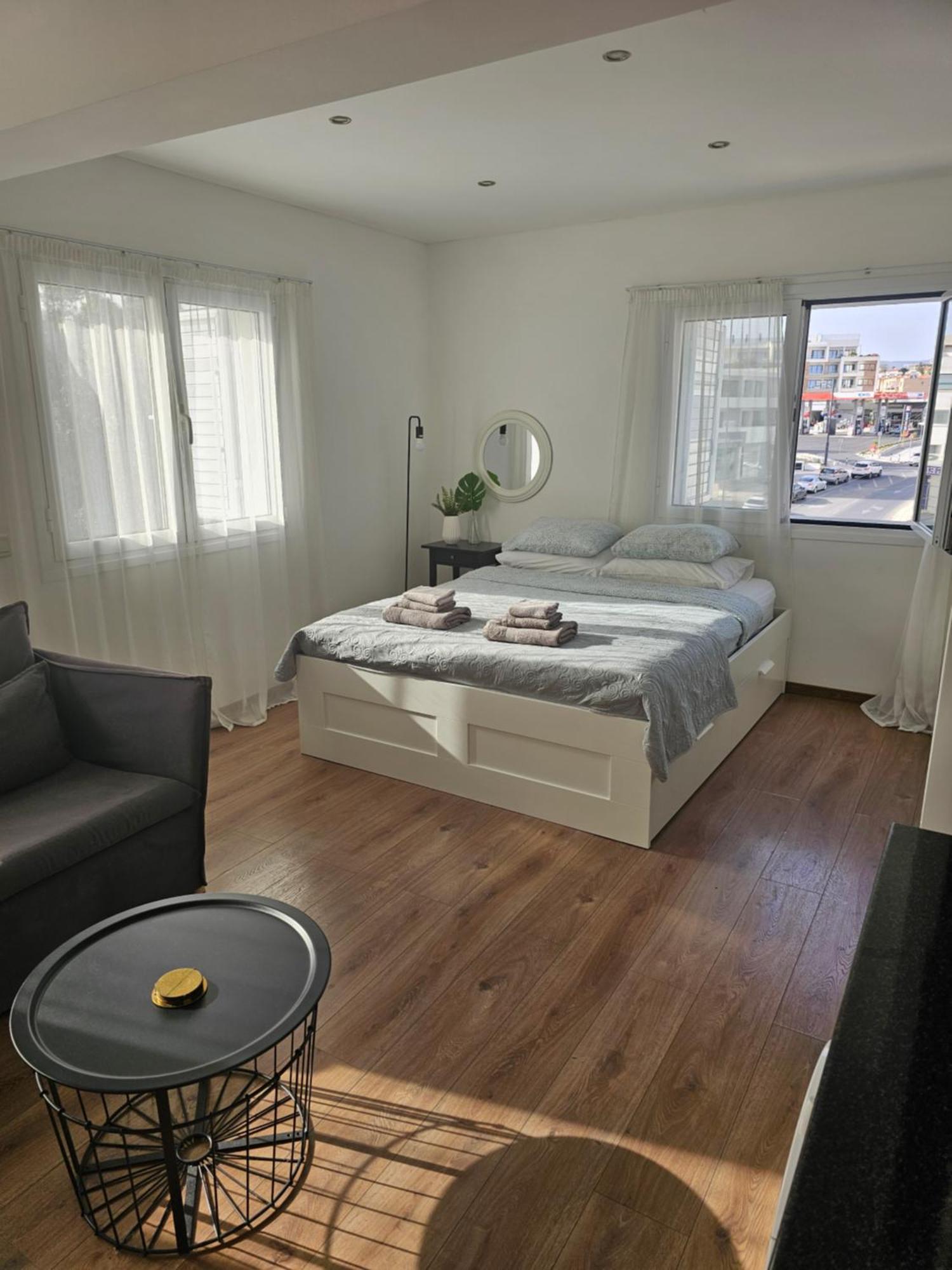 City Center Apartments Paphos Ngoại thất bức ảnh