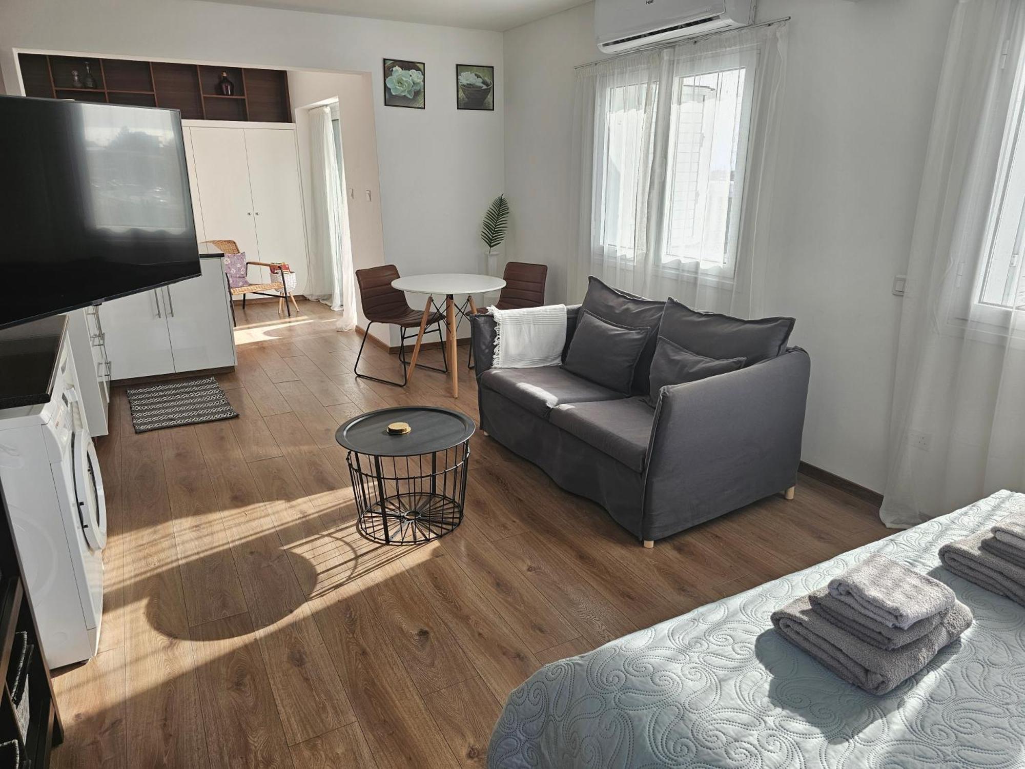 City Center Apartments Paphos Ngoại thất bức ảnh