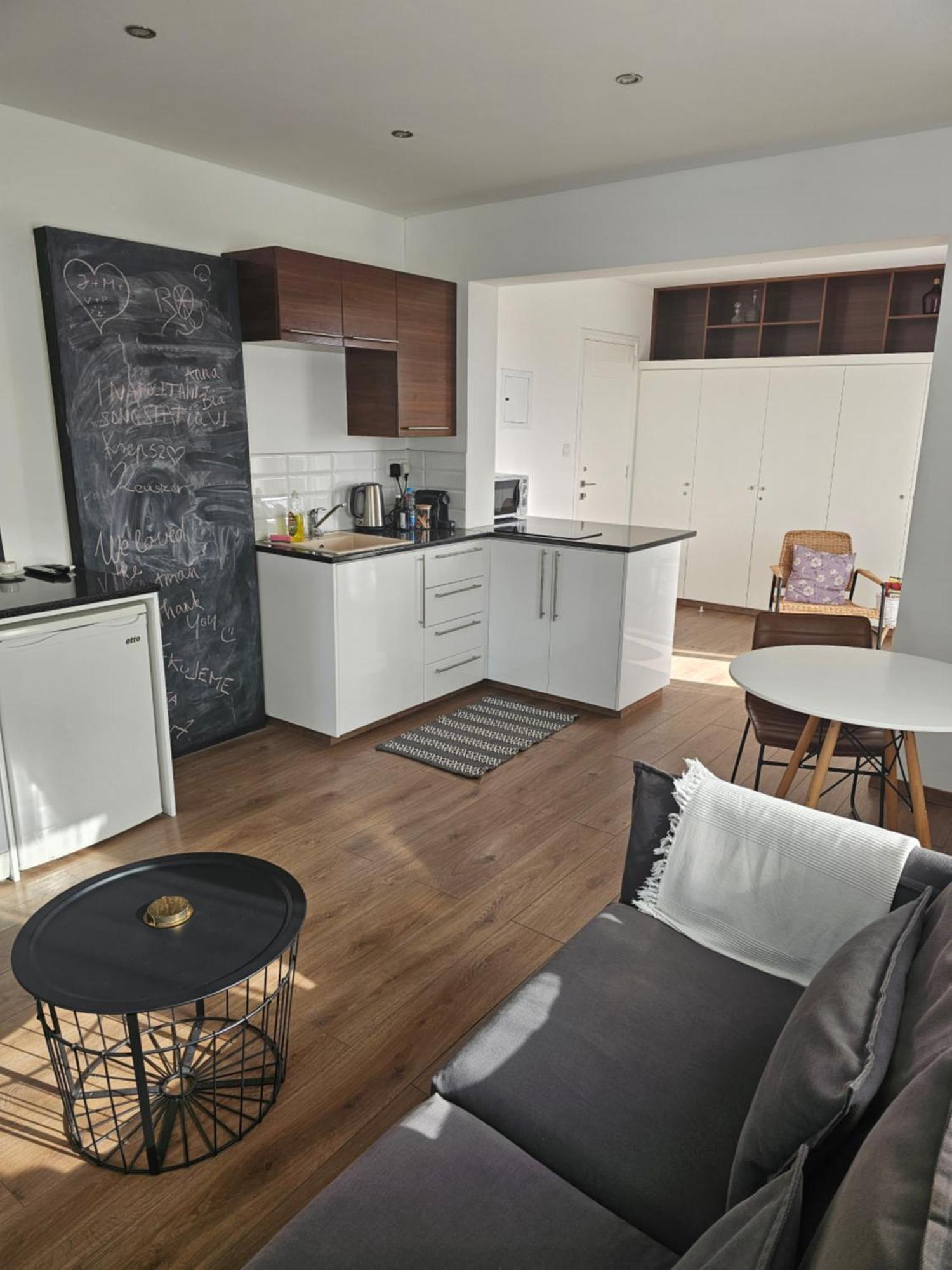 City Center Apartments Paphos Ngoại thất bức ảnh