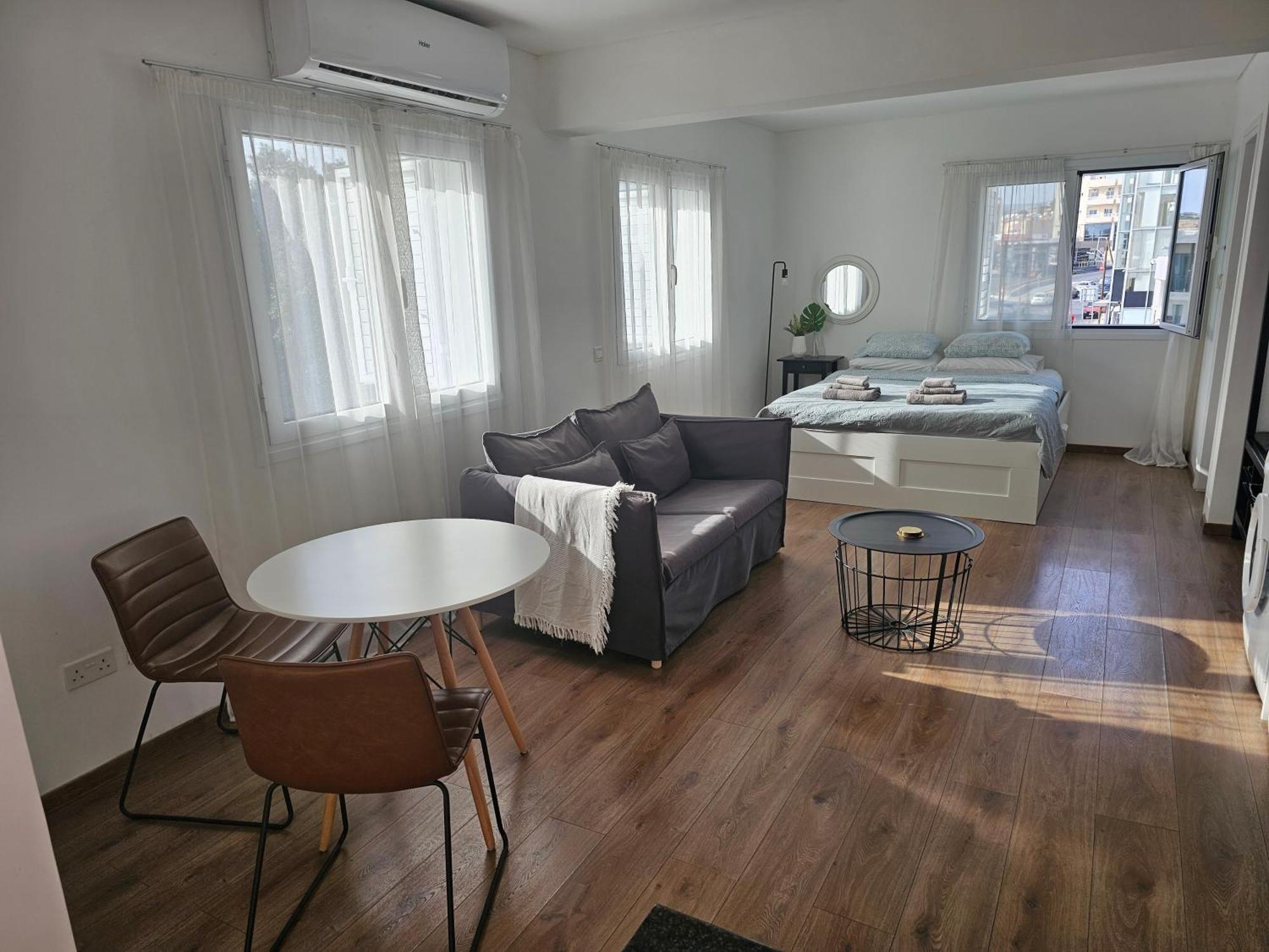 City Center Apartments Paphos Ngoại thất bức ảnh